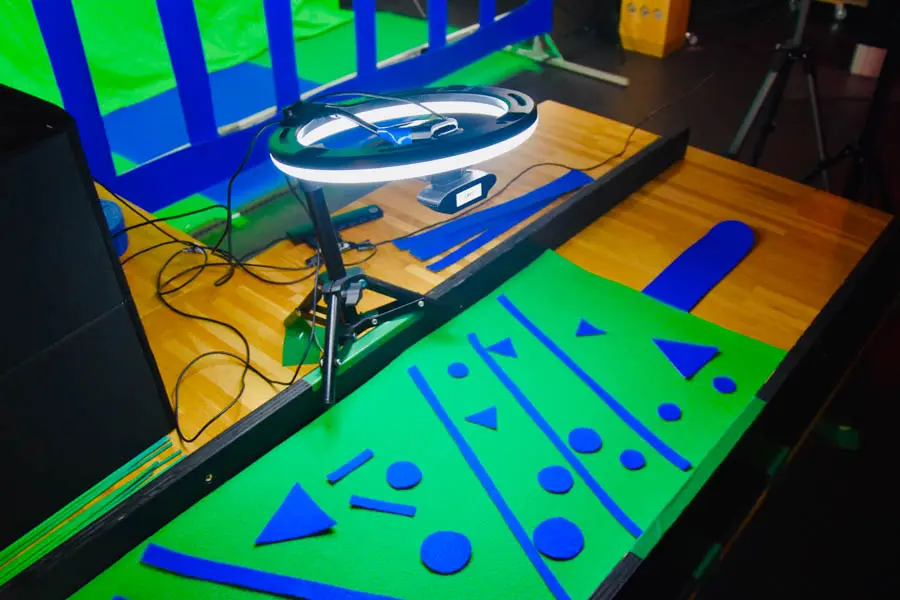FS_FunkyVisuals3 Handgemaakte blauw en groene vormen voor de achtergrondvisuals van de funky videoclip op een festival
